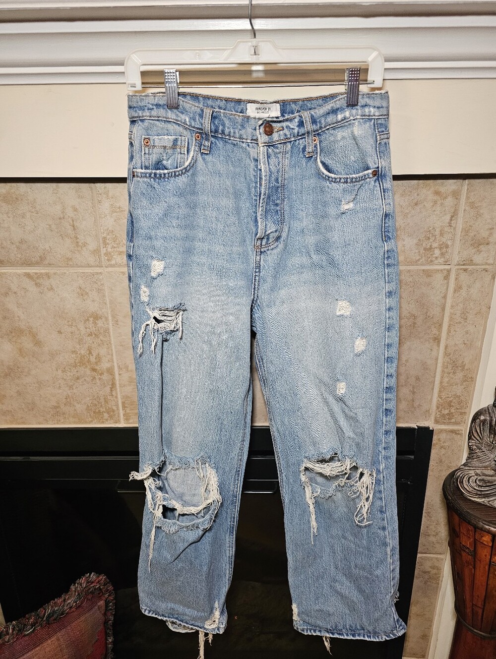 Forever 21 Distressed Button Fly Denim Jeans. Size 28.